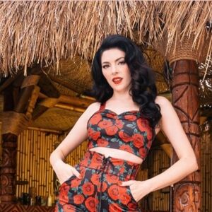 Floral Red Crop Top. New!